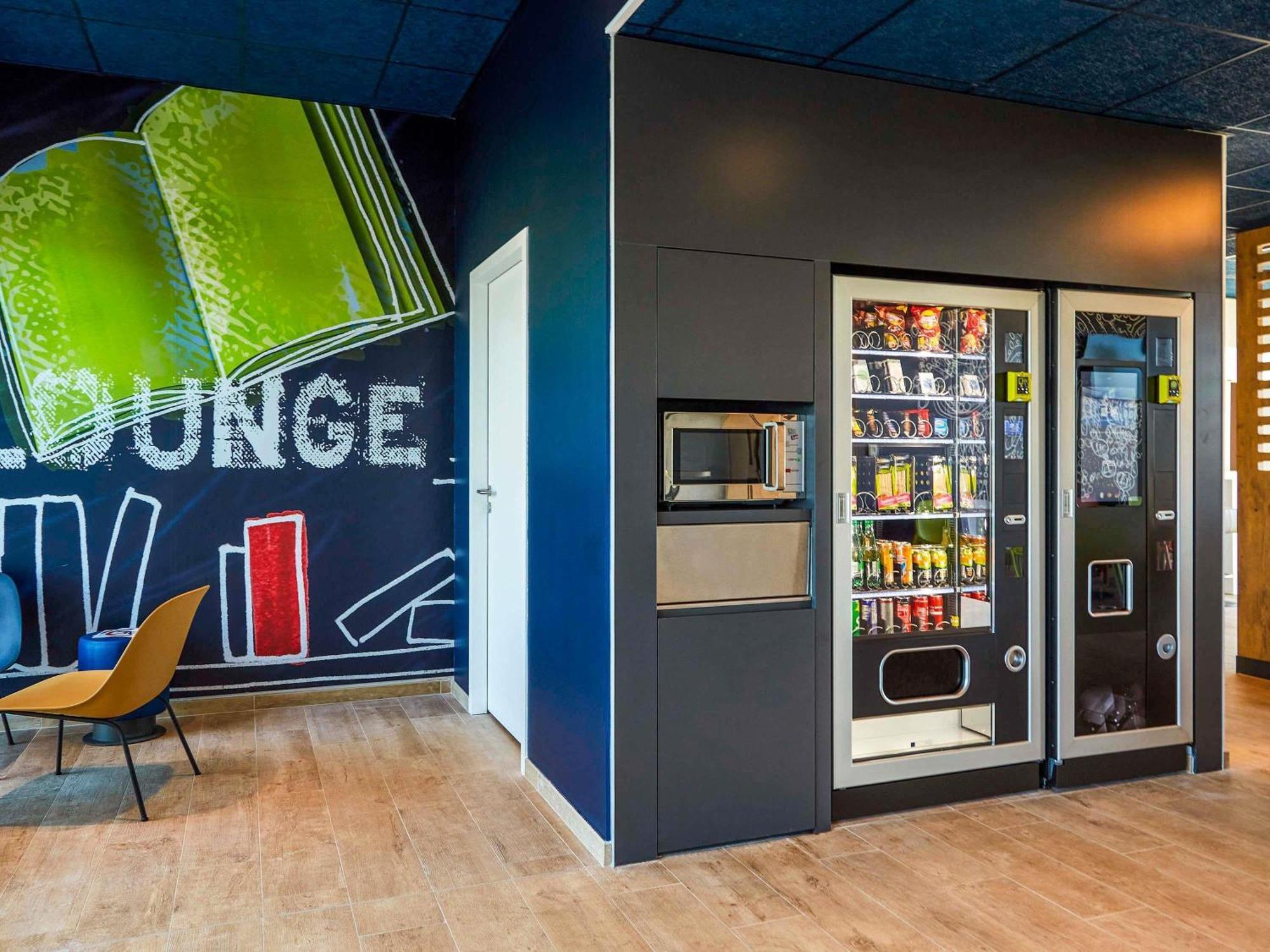 Ibis Budget Montpellier Aeroport Parc Des Expos モーギオ エクステリア 写真